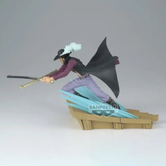 Banpresto One Piece Senkozekkei Dracule Mihawk Figurine — view 3