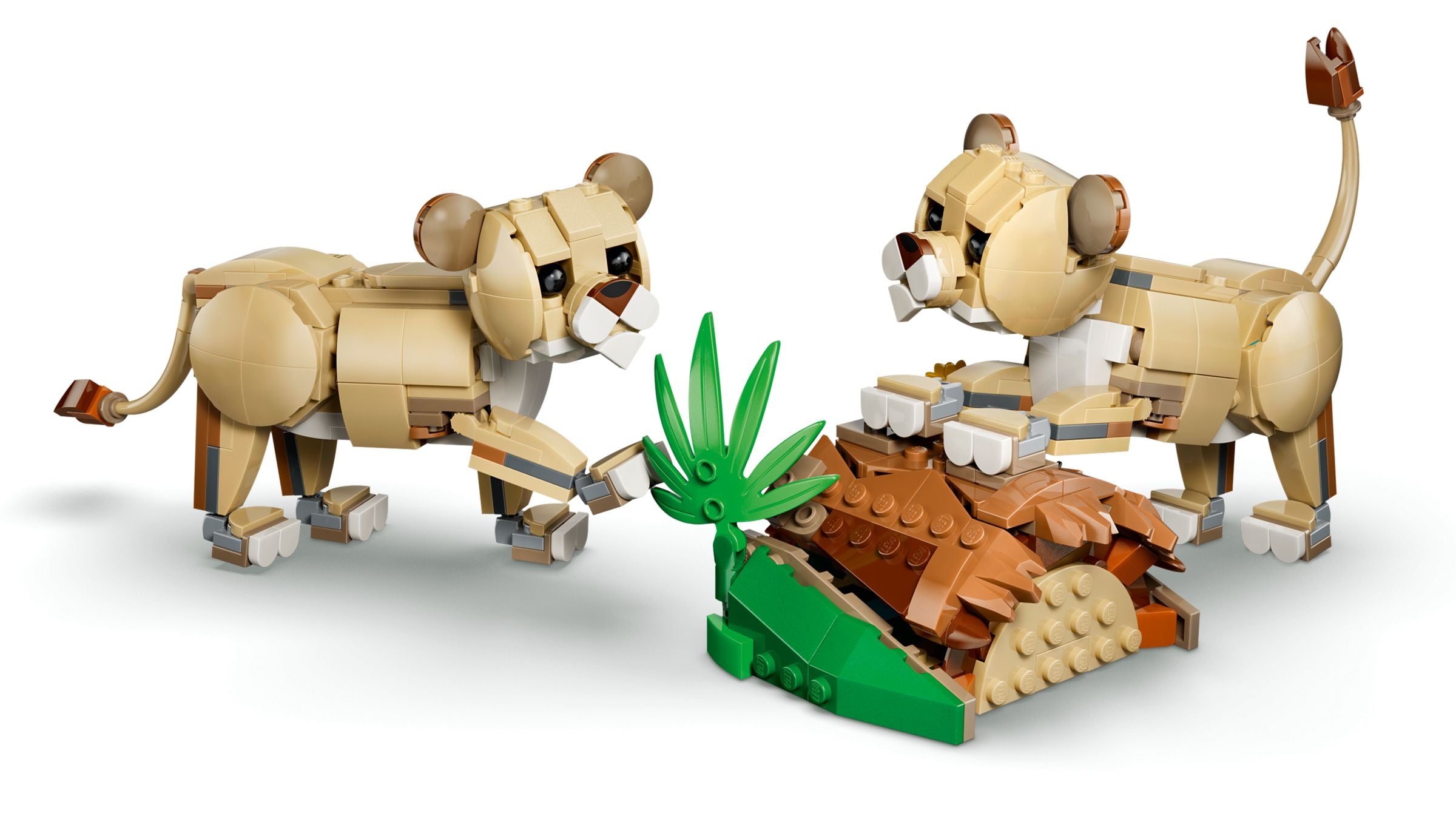 LEGO Creator 31386 Majestic Lion 3-in-1 Building Set, 839 Pieces — view 5
