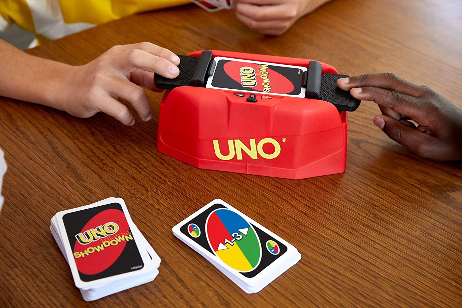 UNO Showdown Family Card Game for Kids GKC04 - Colorland Toys