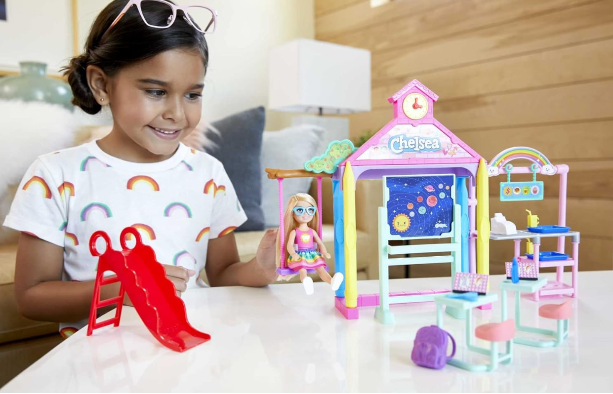 Barbie Club Chelsea Doll & School Playset GHV80 - Colorland Toys