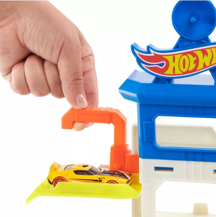 Hot Wheels Attacking Shark Escape Trackset HDP06 - Colorland Toys