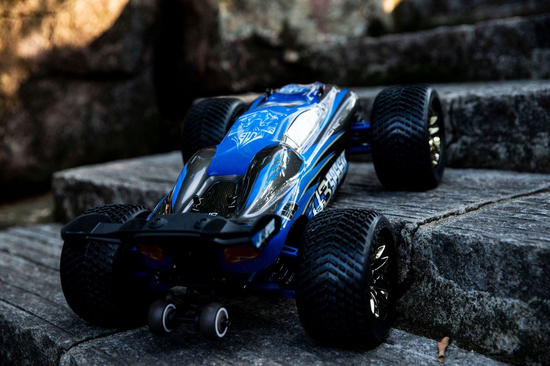 JLB 31101 J3 RC Car 1:10 4WD Brushless RTR - Colorland Toys