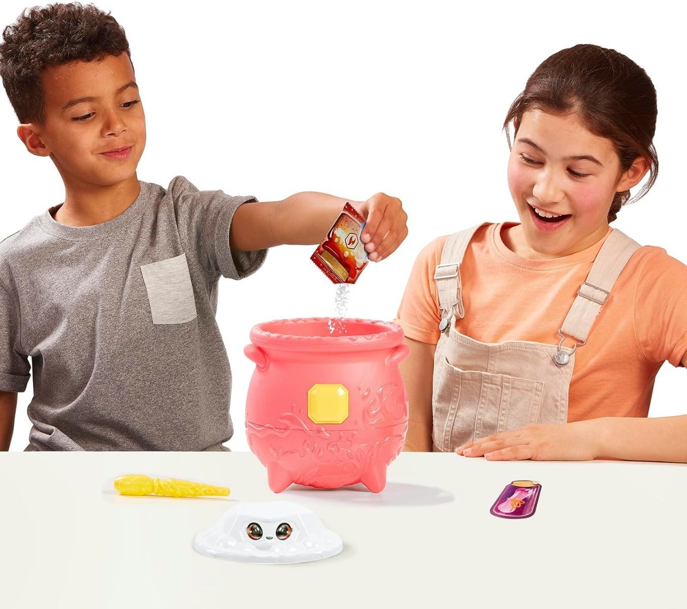 Magic Mixies Magical Gem Surprise Cauldron - Fire Magic 14882/64939 - Colorland Toys