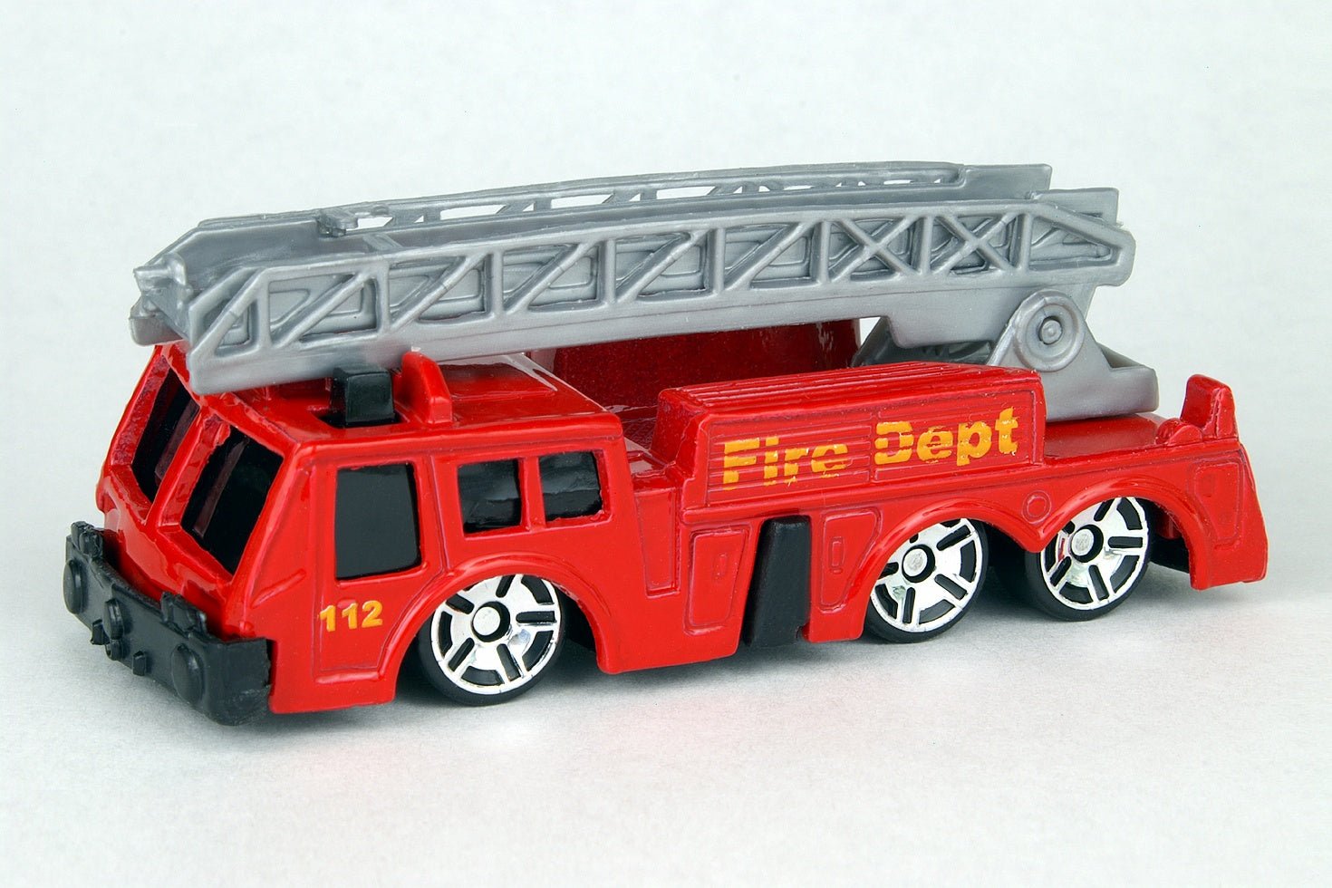 Maisto Special Edition Fire Truck with Ladder 11001 - Colorland Toys