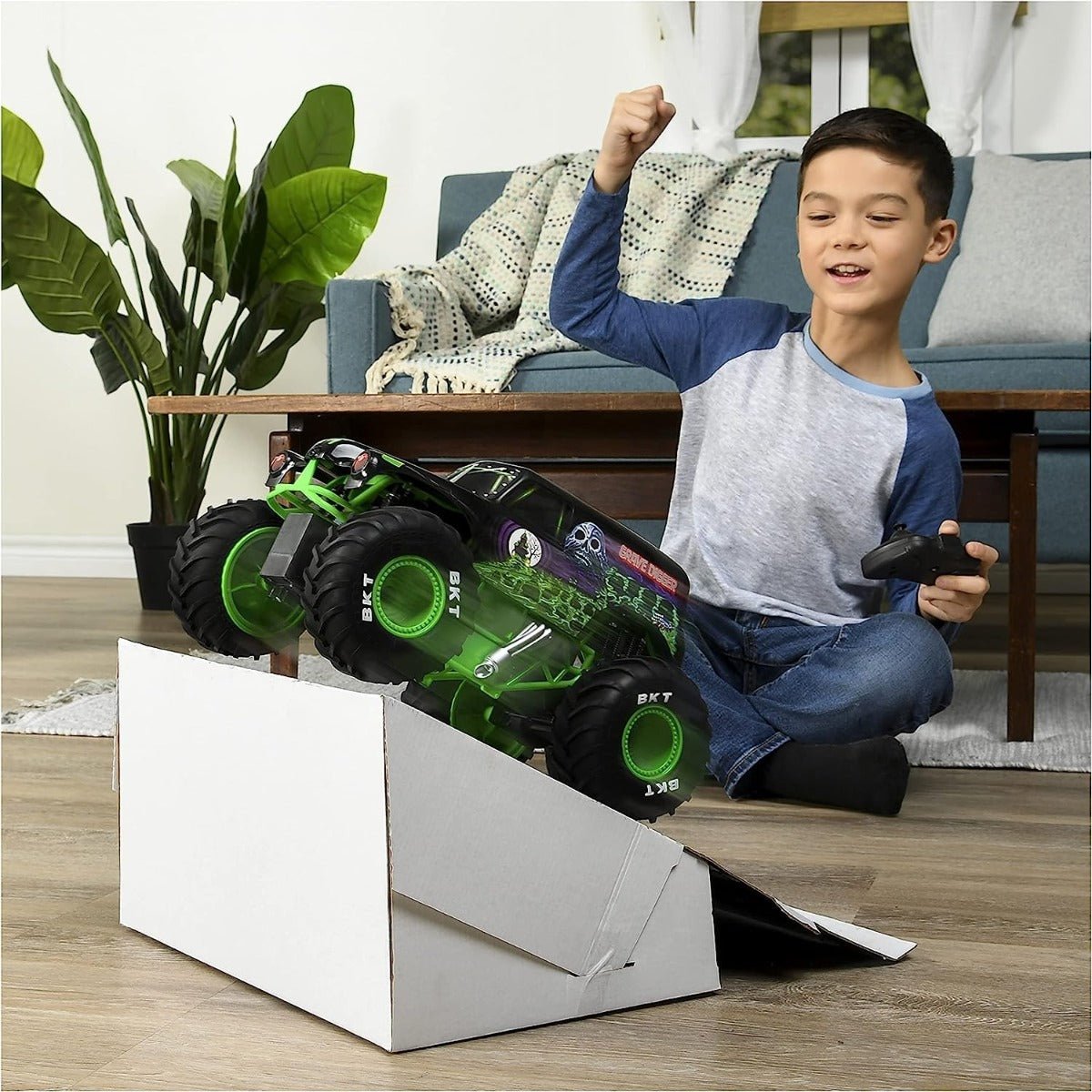 Monster Jam RC Grave Digger Monster Truck 6044944 - Colorland Toys