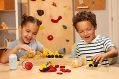 Wonder Factory Never-Dry Sand Construction Trucks Set with Vice & 104ml Sand - Colorland Toys
