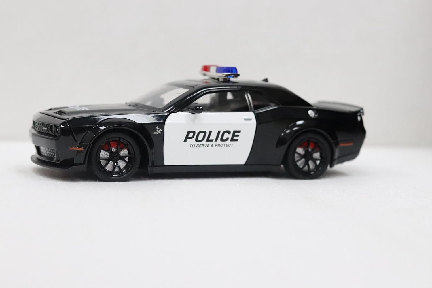 Pullback Dodge Challenger Police Die-Cast 1:24 Scale CZ172AJ — view 2