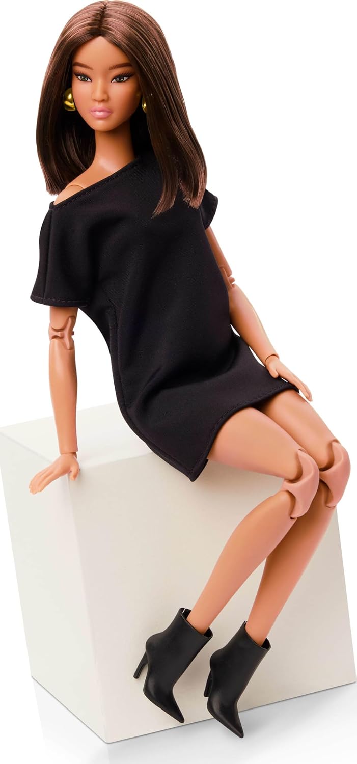 Barbie Basics Doll No1 - Brunette Doll — view 4