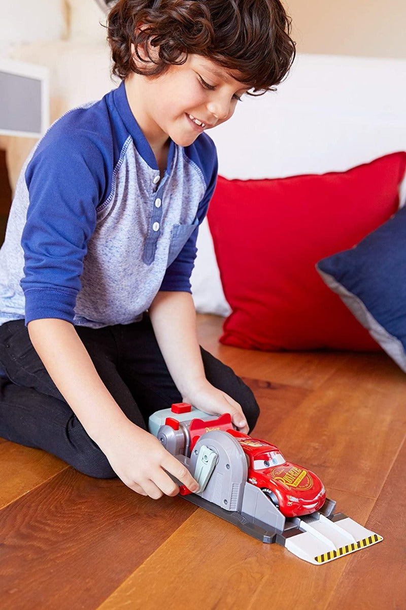 Disney Pixar Cars Stunt and Skills Lightning McQueen FRV84 - Colorland Toys