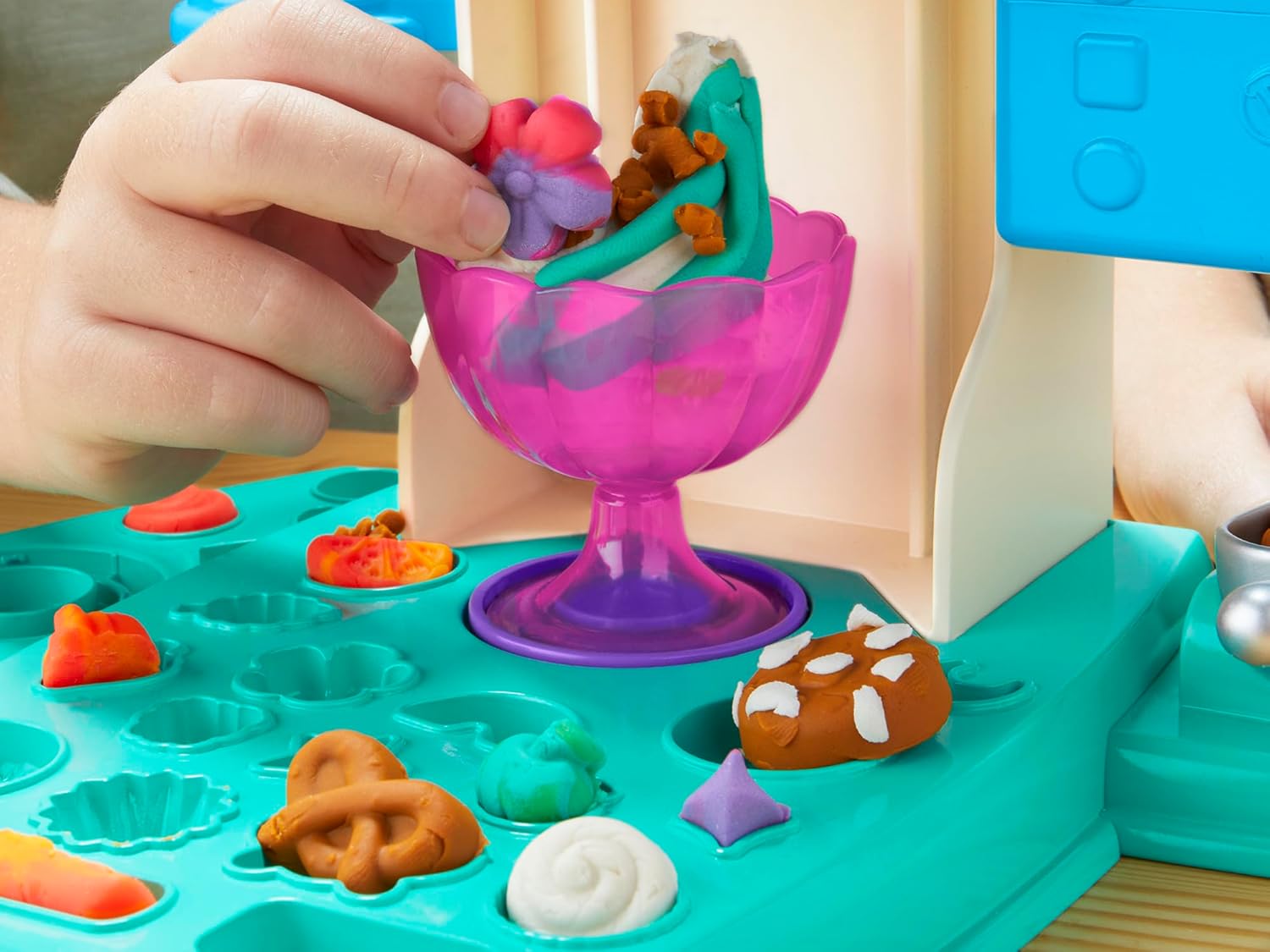 Play-Doh Rainbow Swirl Ice Cream Playset with 7 Accessories — view 8
