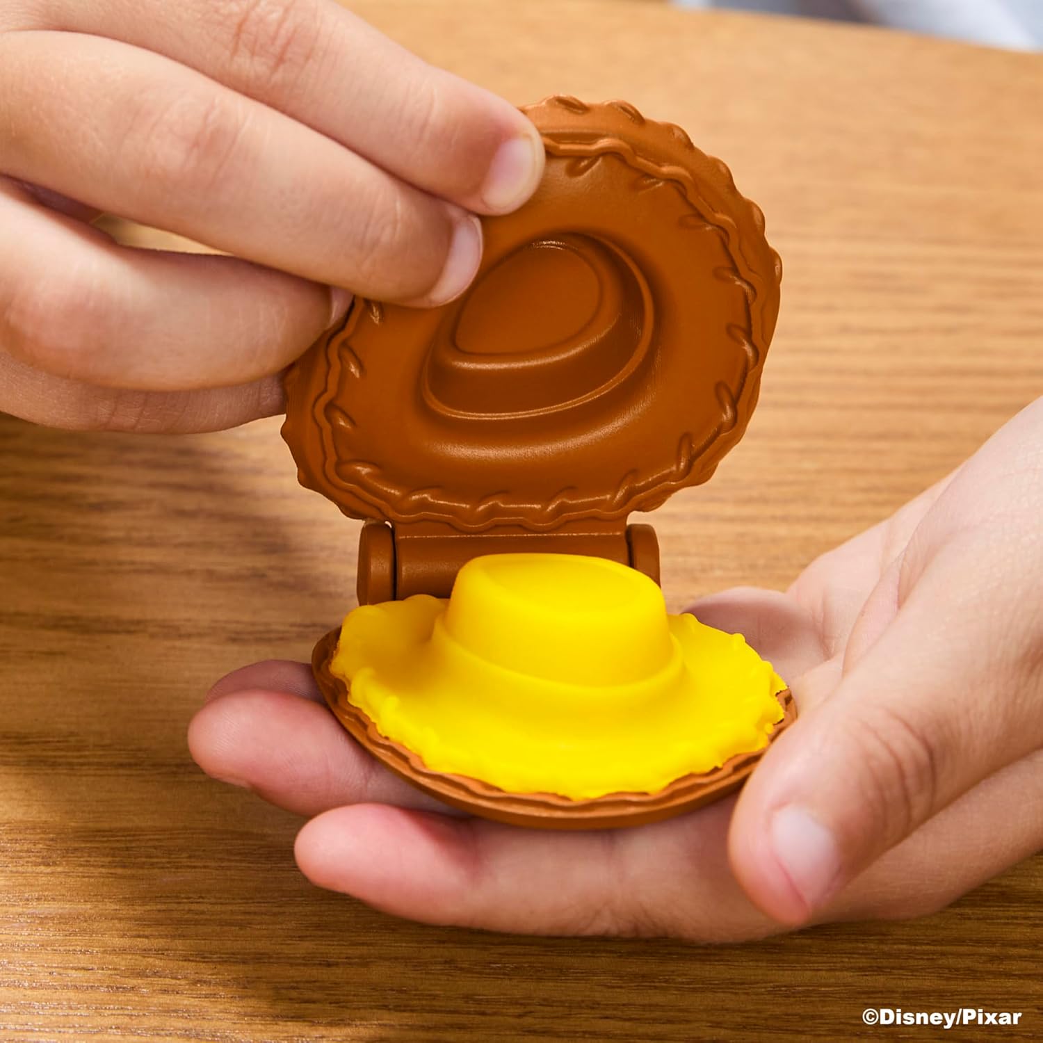 Play-Doh Toy Story Space Creations Playset, Disney Arts & Crafts — view 10