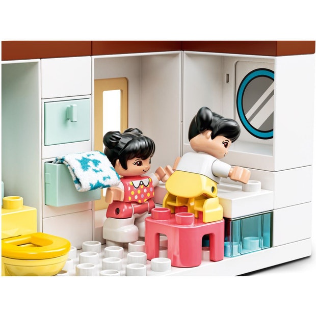 LEGO Happy Childhood Moments Set 10943