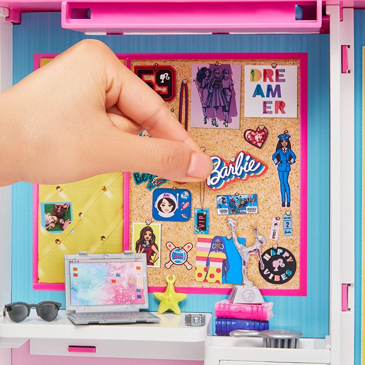 Barbie Fashionista Dream Closet 30 Plus Pieces GBK10 - Colorland Toys