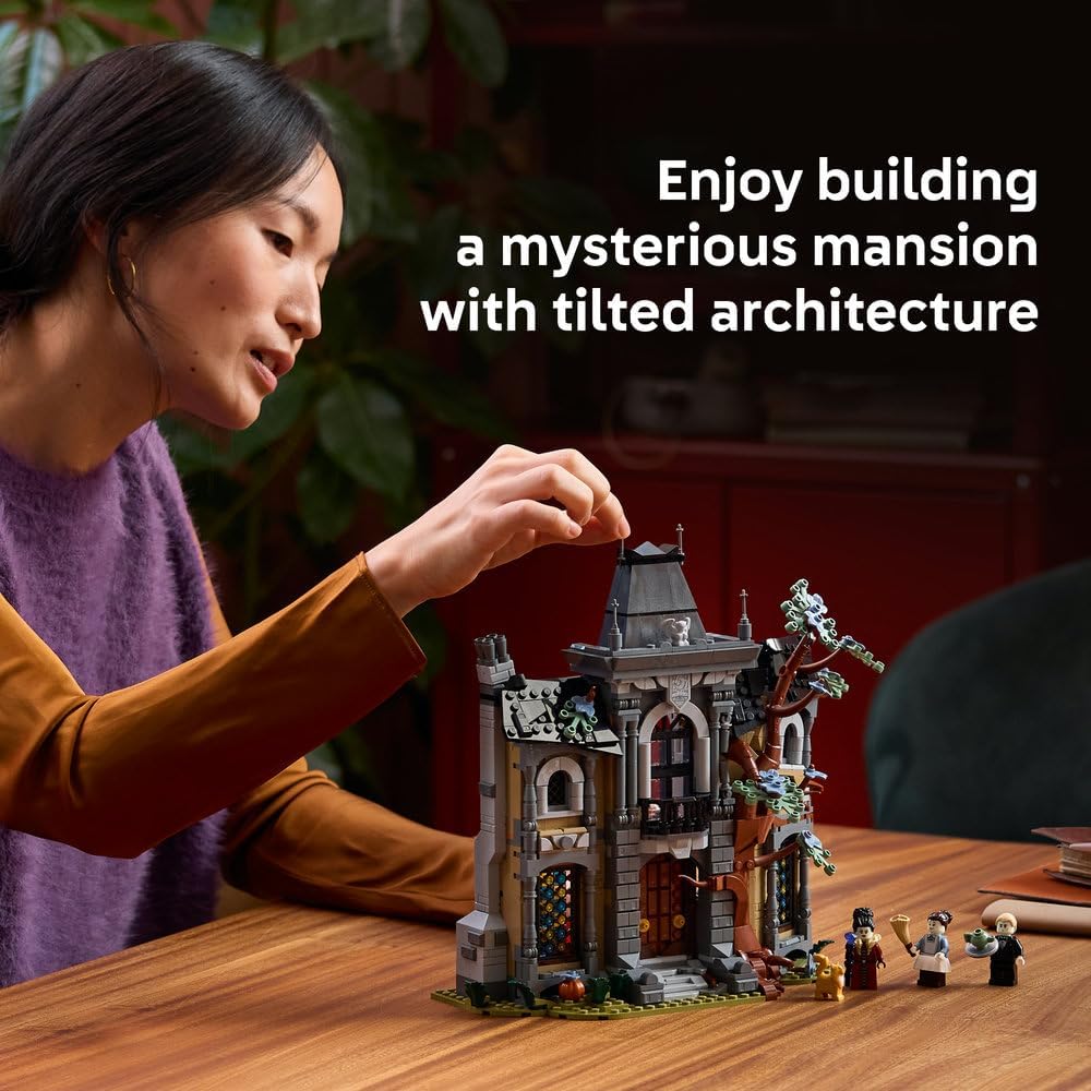 LEGO Icons Mayor Manor 11383 — image 3