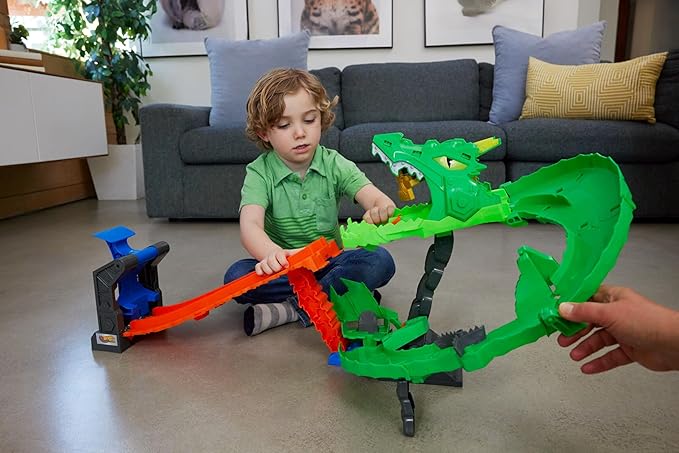Hot Wheels Monster Trucks Dragon Destruction JFR06