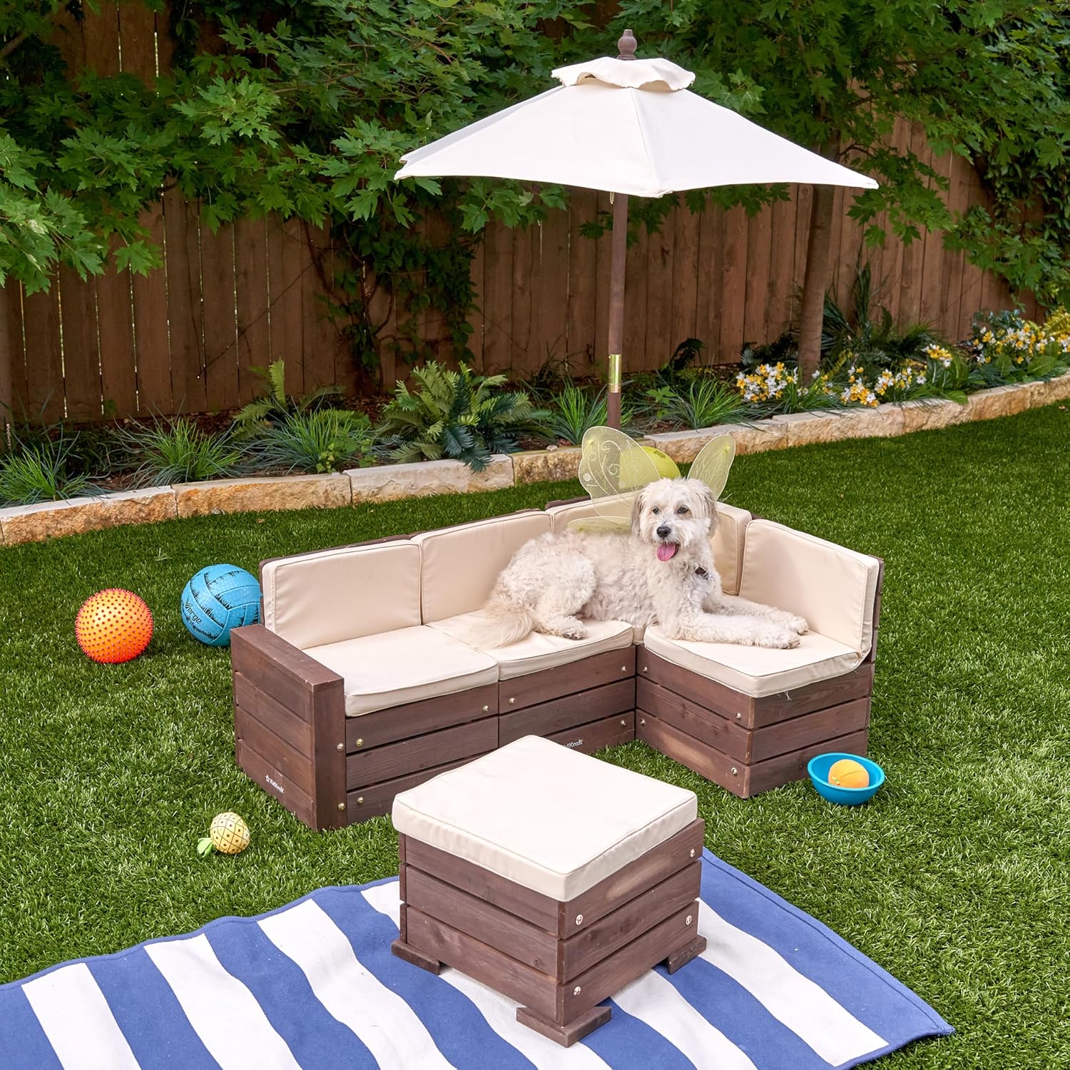 Kidkraft Outdoor Sectional Ottoman & Umbrella Set- Bear Brown & Beige