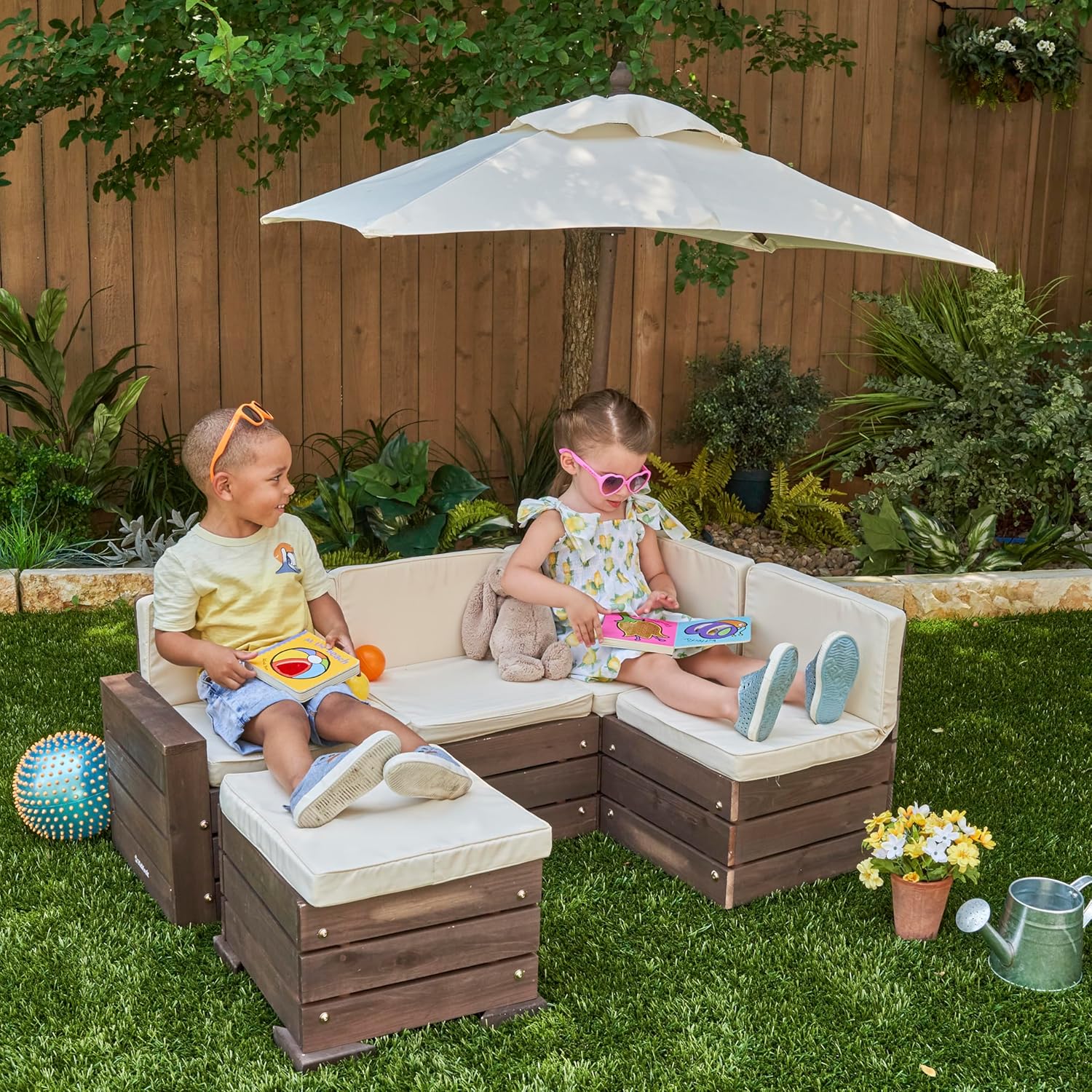 Kidkraft Outdoor Sectional Ottoman & Umbrella Set- Bear Brown & Beige