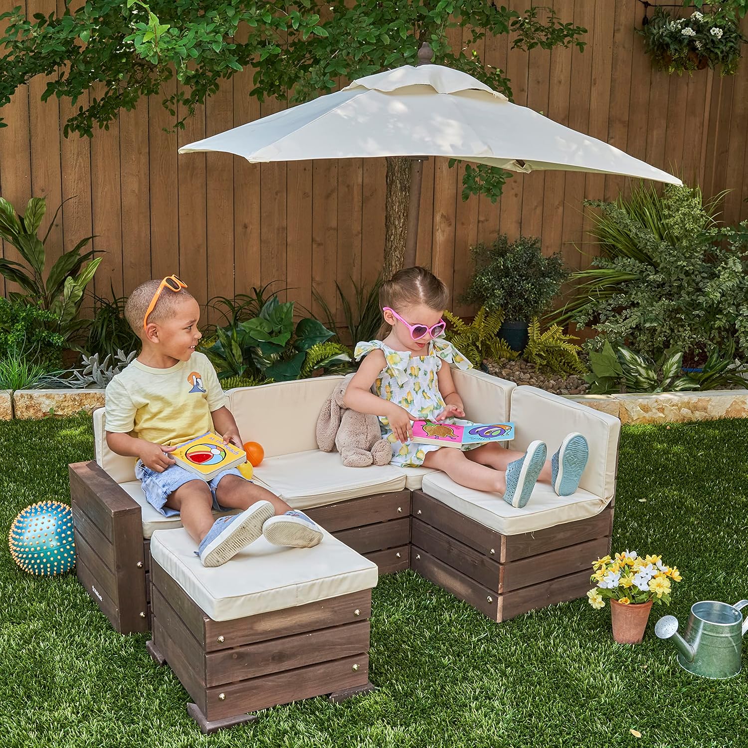 Kidkraft Outdoor Sectional Ottoman & Umbrella Set- Bear Brown & Beige