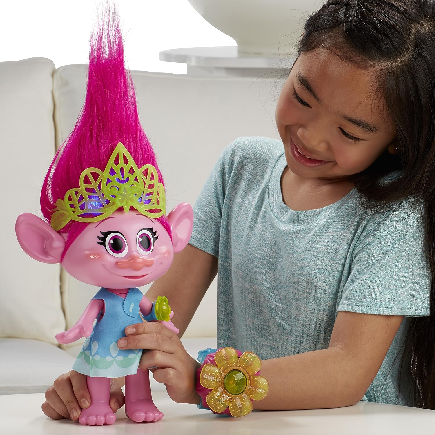 Hasbro Trolls Hug Time Poppy B6568