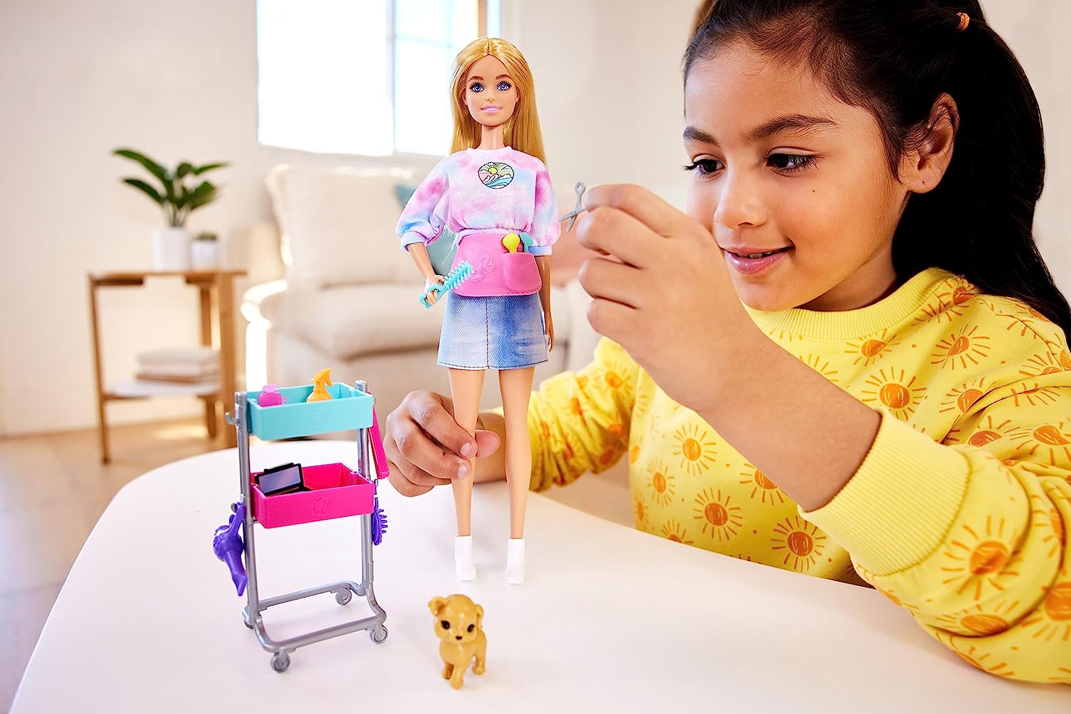 Barbie Malibu Stylist Doll Playset HNK95 - Colorland Toys