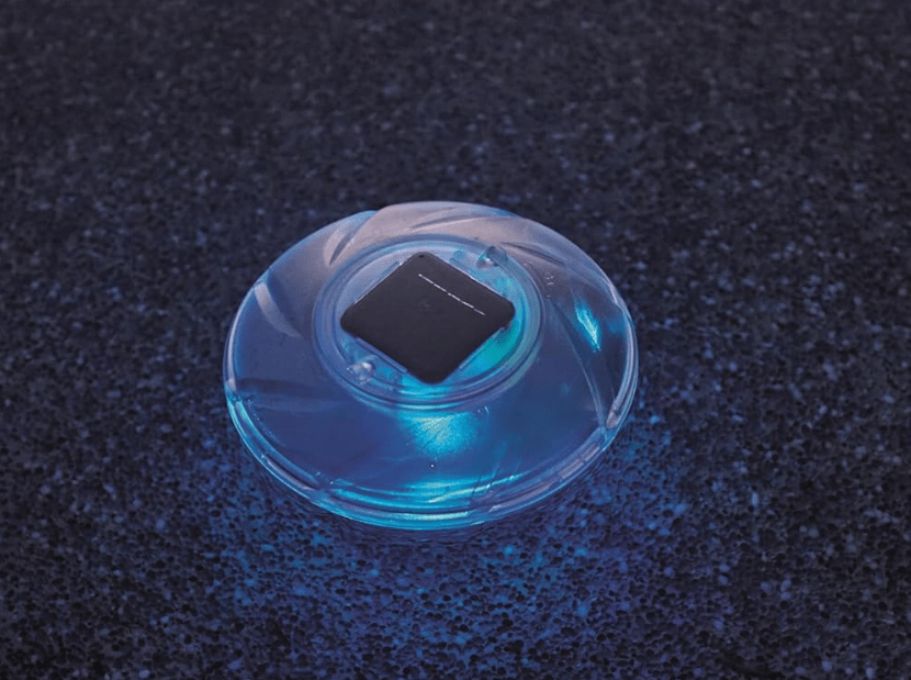 Bestway Flowclear Solar Float Lamp 58111 — image 2