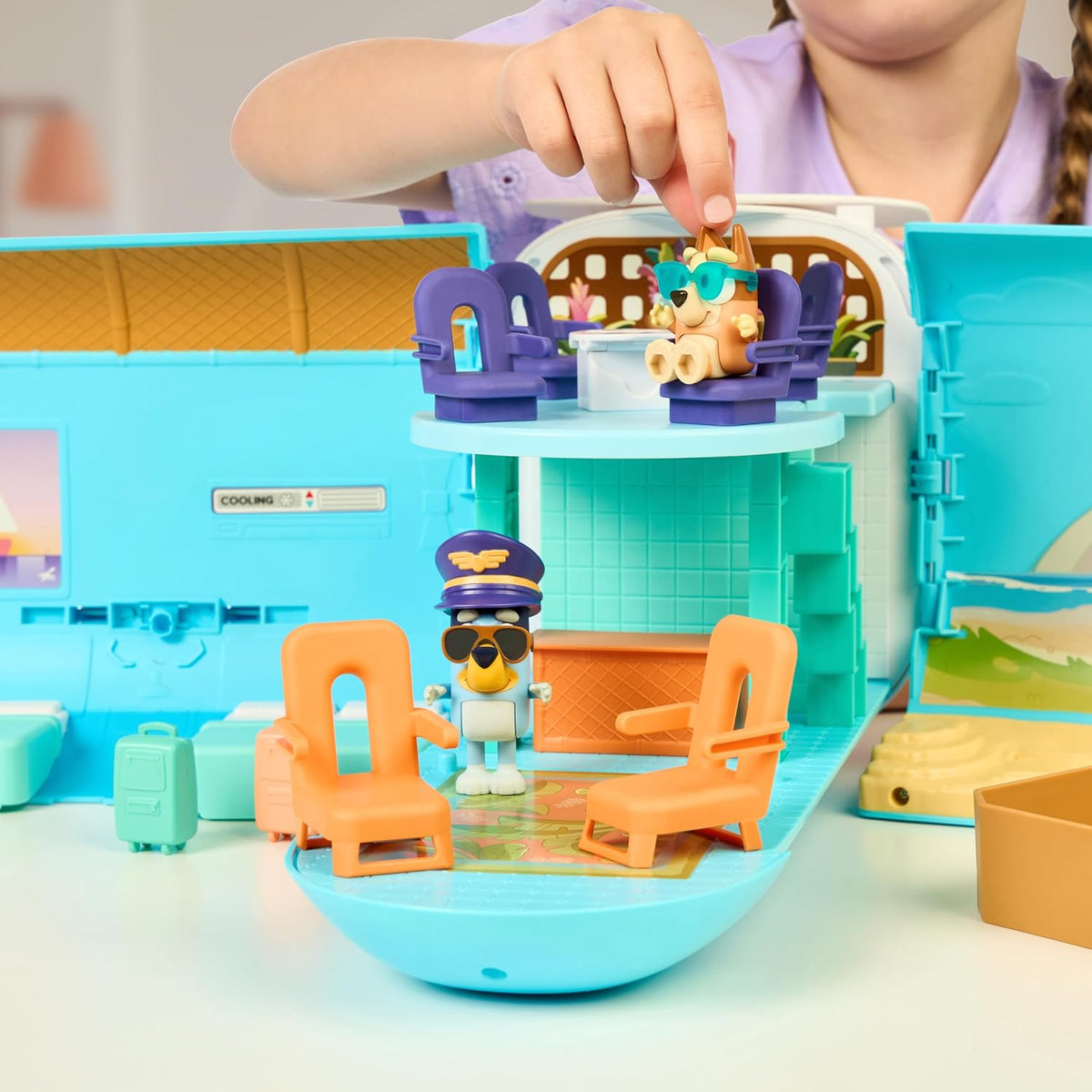 Bluey 3-in-1 Airplane Playset – Plane, Resort & Boat | Lights, Sounds & Exclusive Bluey & Bingo Figures 17670 — image 8