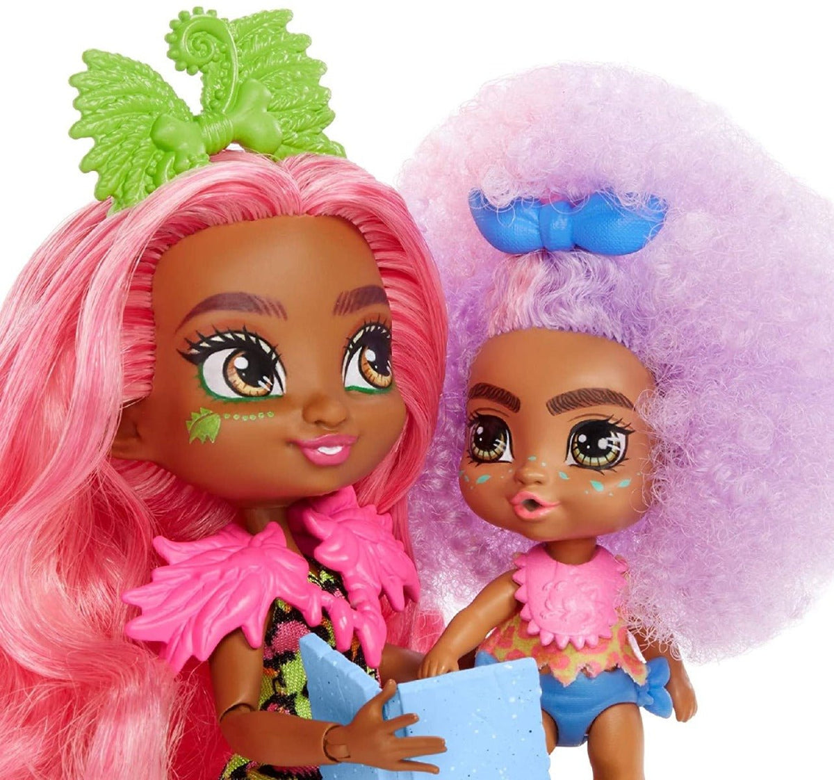Cave Club Wild About Babysitting Playset with 2 Dolls and Accessories - GNL92 — image 3