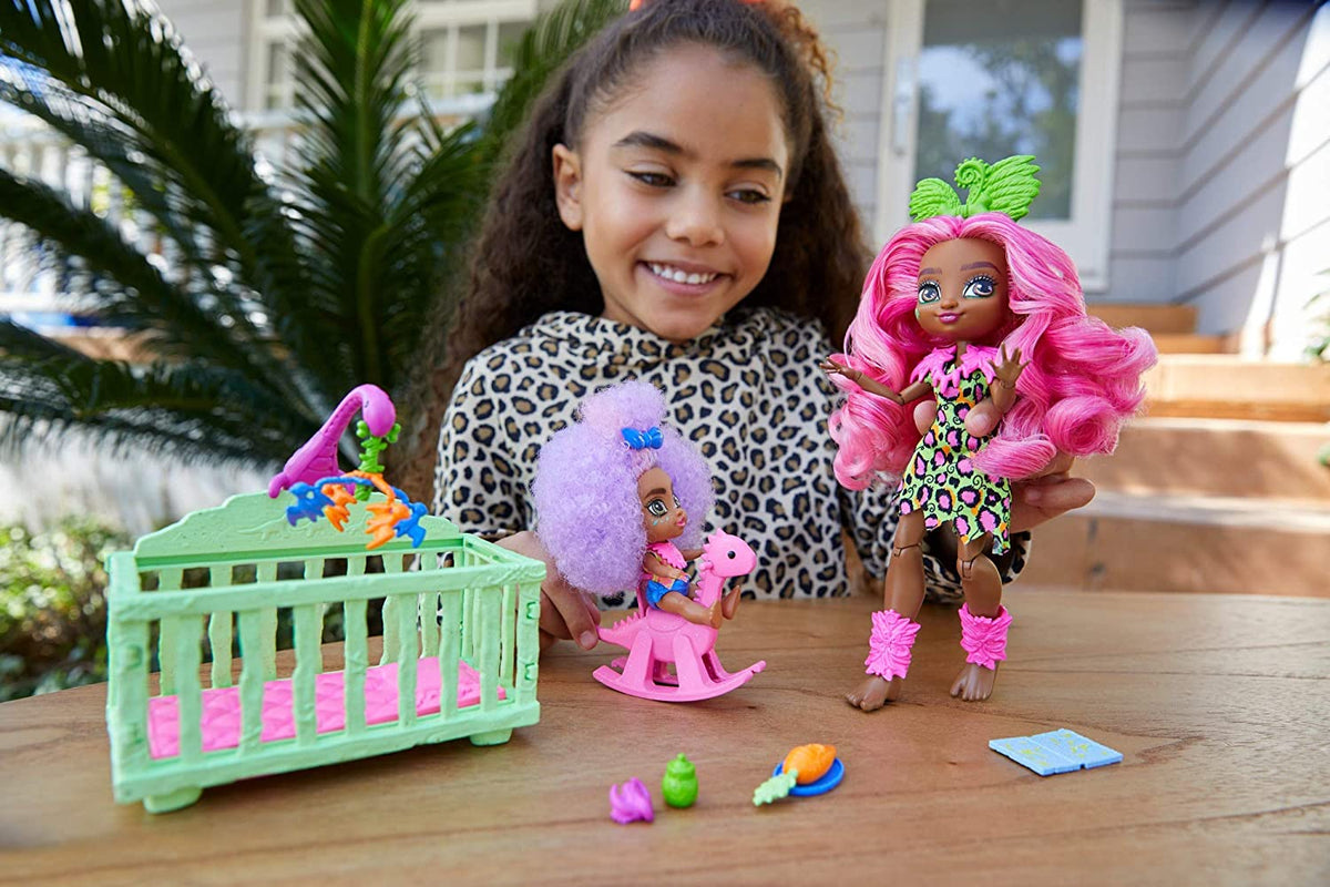 Cave Club Wild About Babysitting Playset with 2 Dolls and Accessories - GNL92 — image 2