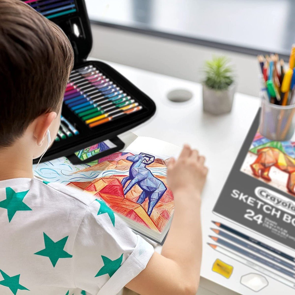 Crayola Coloring and Sketching Set 04 - 1050 - Colorland Toys