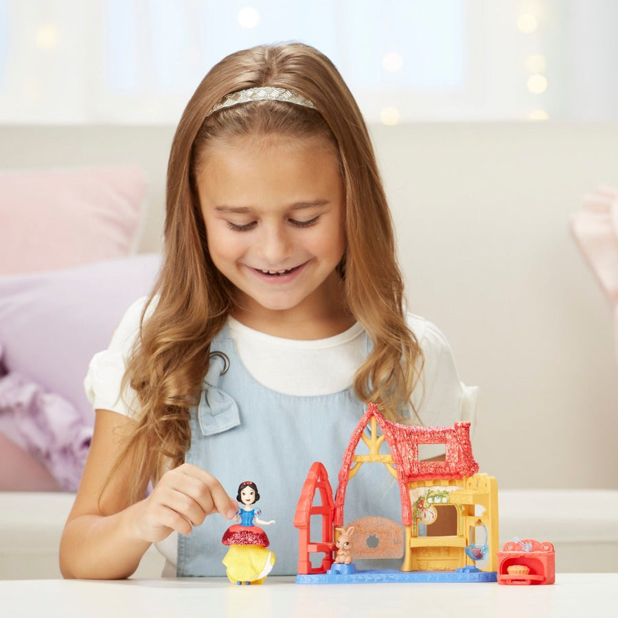 Disney Princess Cottage Kitchen and Snow White Doll E3052 — image 1
