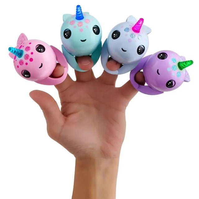 Fingerlings Light Up Narwhal 36990 — image 2