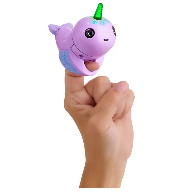 Fingerlings Light Up Narwhal 36990 — image 6