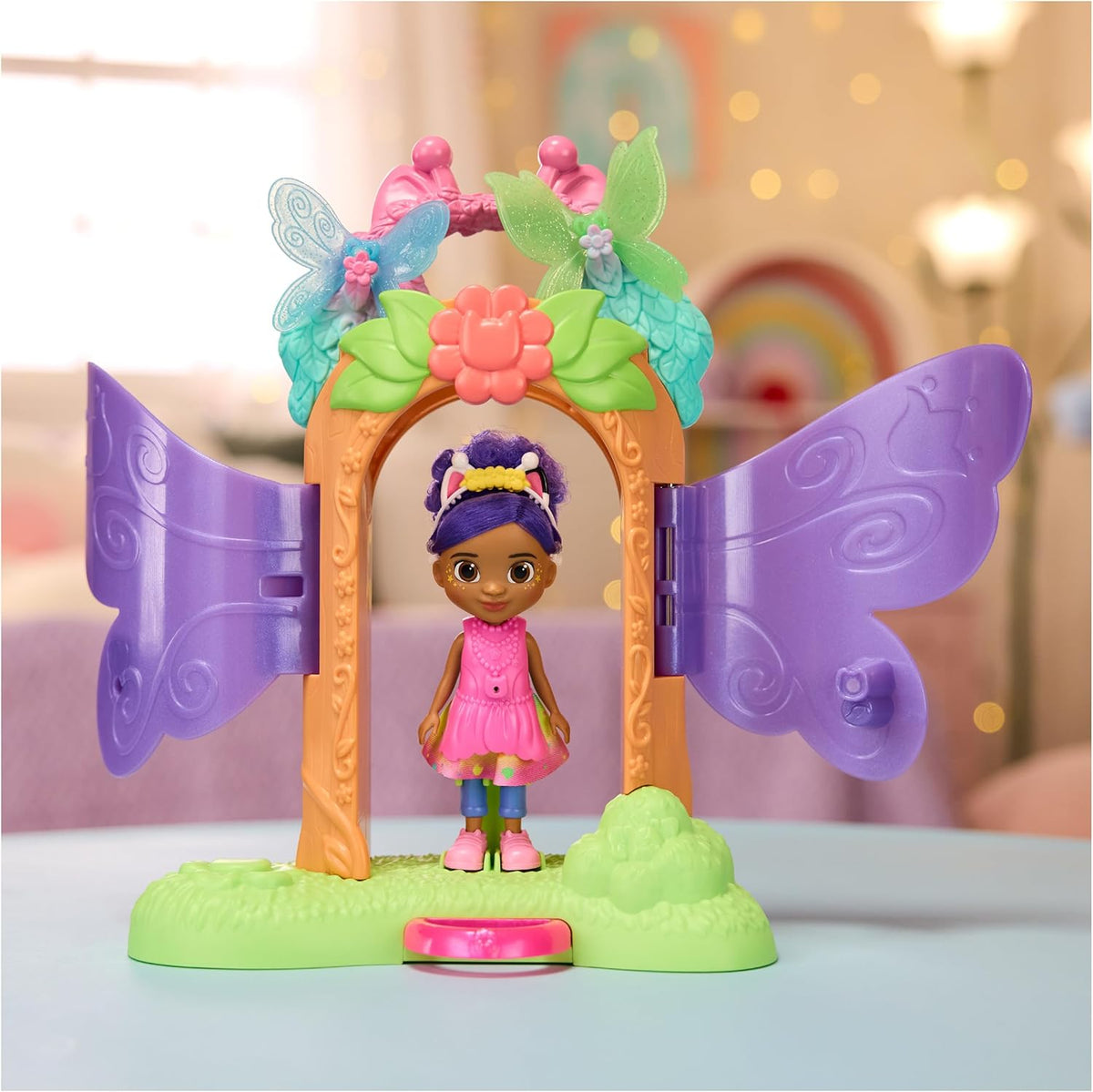 Gabby Dollhouse Fairylandia Magic Reveal Playset with Gabby Doll — image 9
