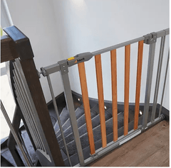 Hauck Woodlock Safegate 75 - 80cm with Extension 21cm Silver 595015 - Colorland Toys