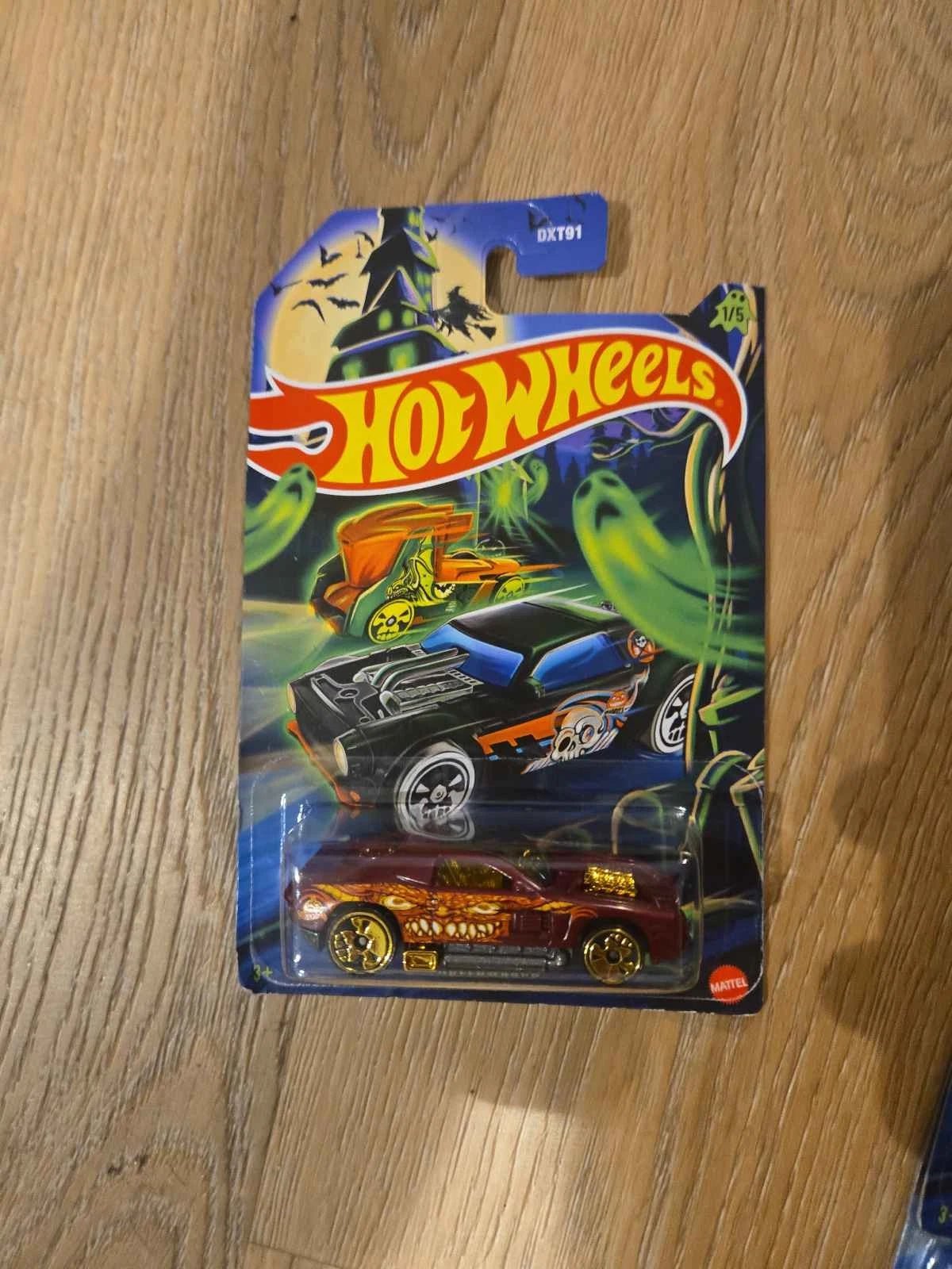 Hot Wheels Halloween Twinduction DXT91 — image 1