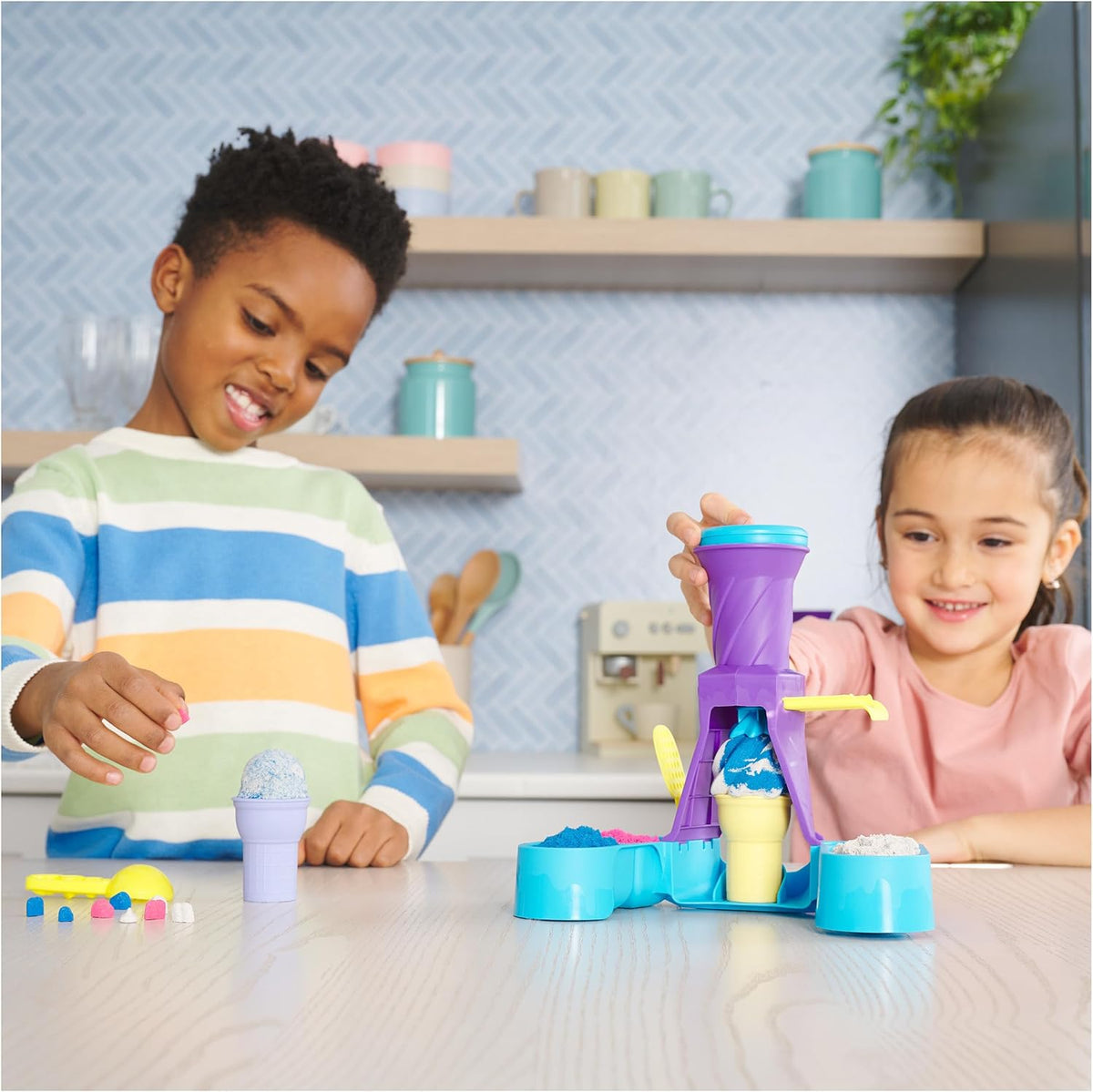Kinetic Sand Soft Serve Station 6068385 — image 9