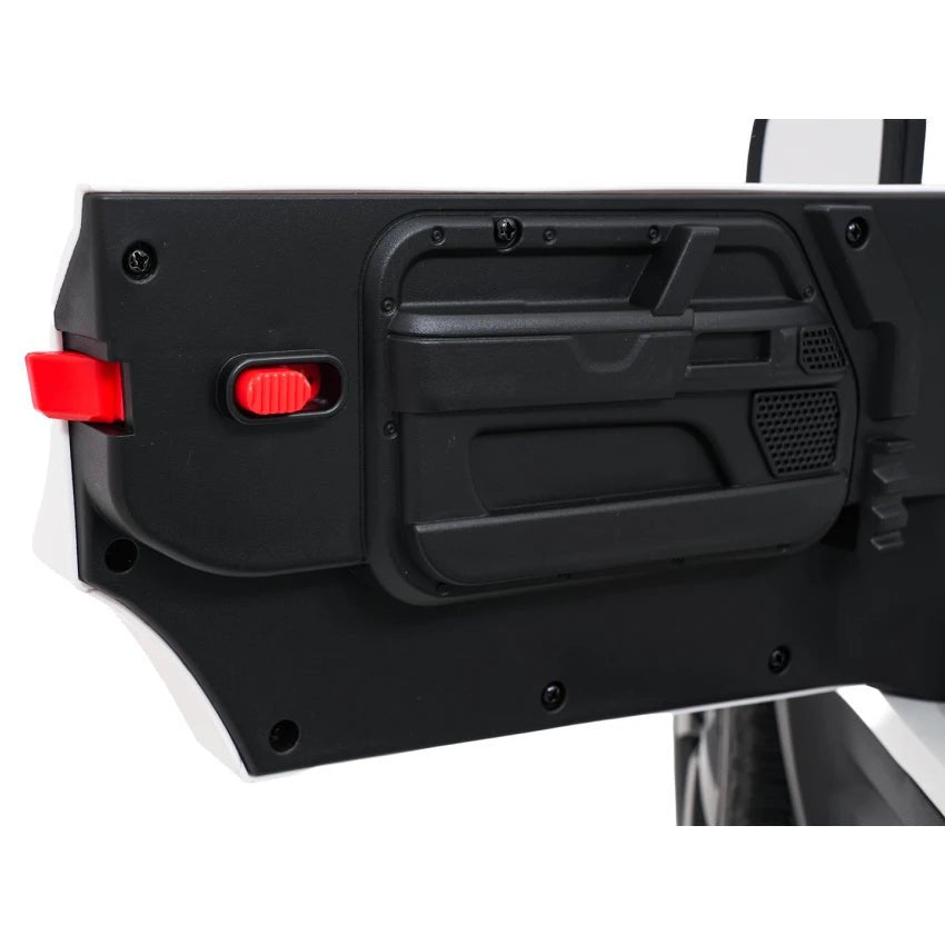 Land Rover Defender Licensed Ride On Car 12V White QLS-8626 — image 15