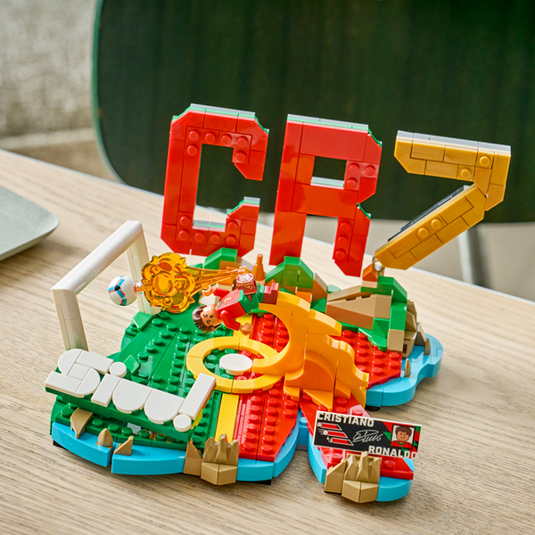 Lego 43012 Special Edition Cristiano Ronaldo Football Highlights — image 5