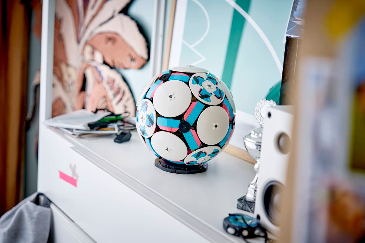 LEGO 43019 Special Edition Soccer Ball — image 7