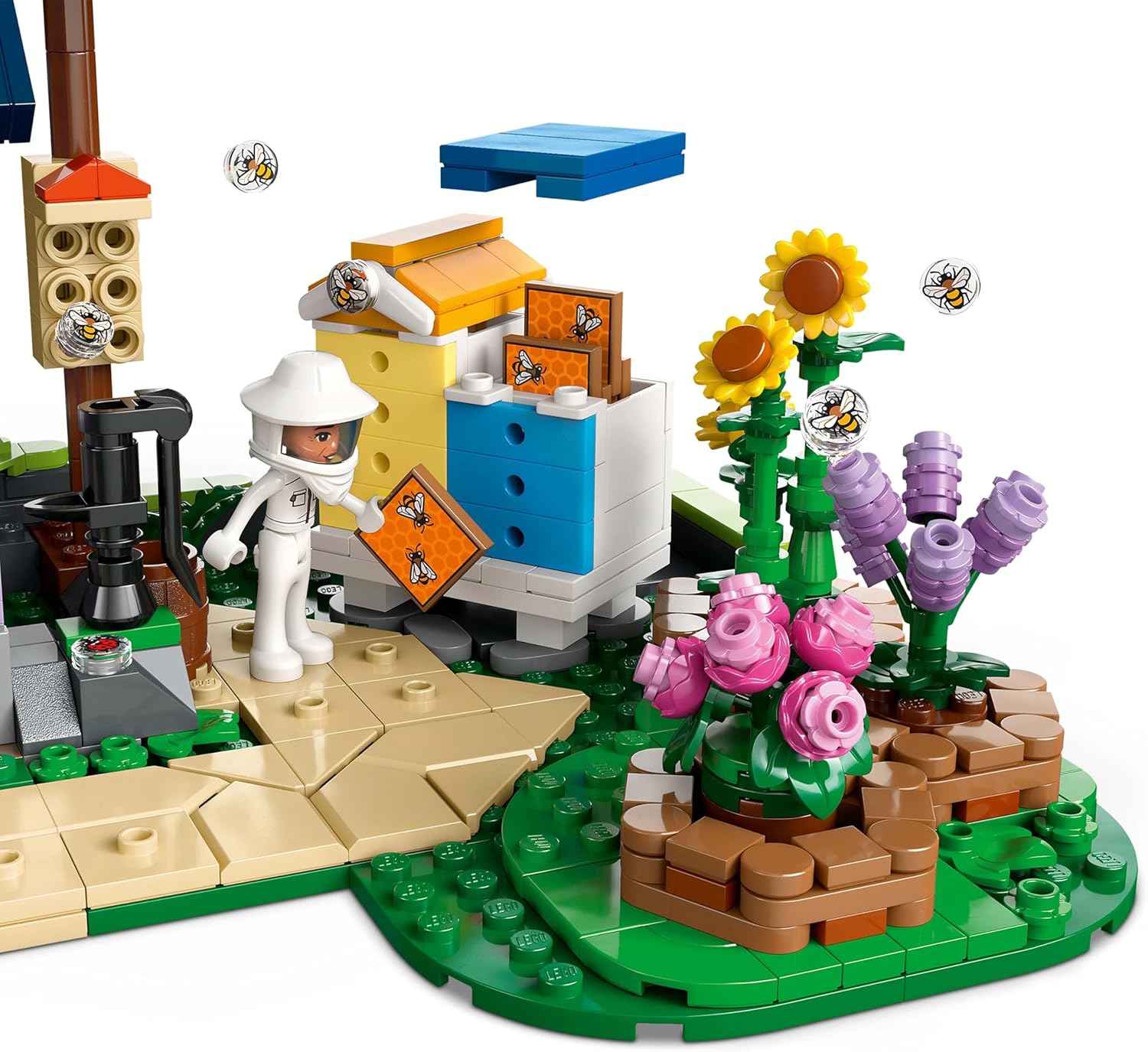 LEGO Beekeepers' House And Flower 6526878/42669 - Colorland Toys