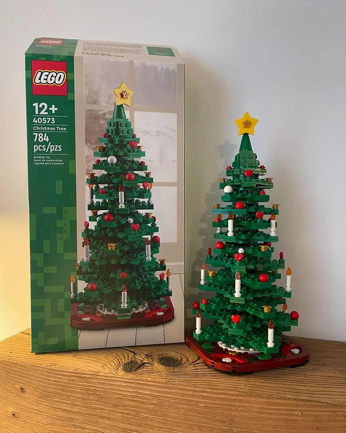 LEGO Christmas Tree 40573 – Seasonal Holiday 2 - in - 1 Buildable Display Set (784 Pieces, 12+) - Colorland Toys