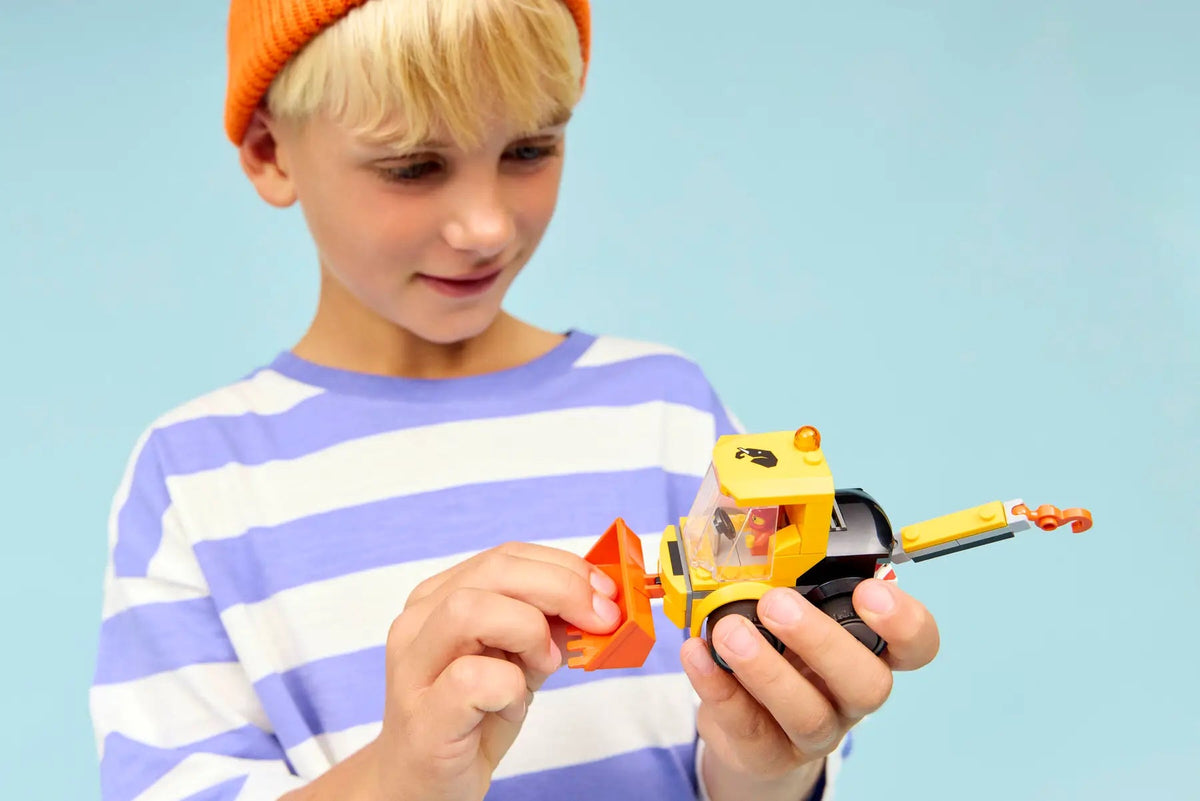LEGO City Rides - Construction Loader 60483 — image 5