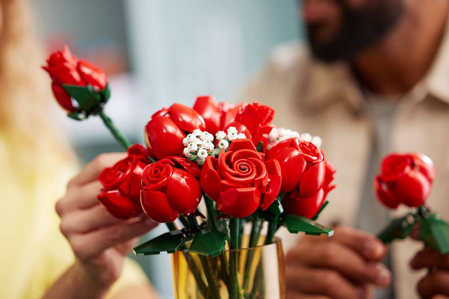 LEGO Icons Botanical Collection Bouquet Of Roses — image 7