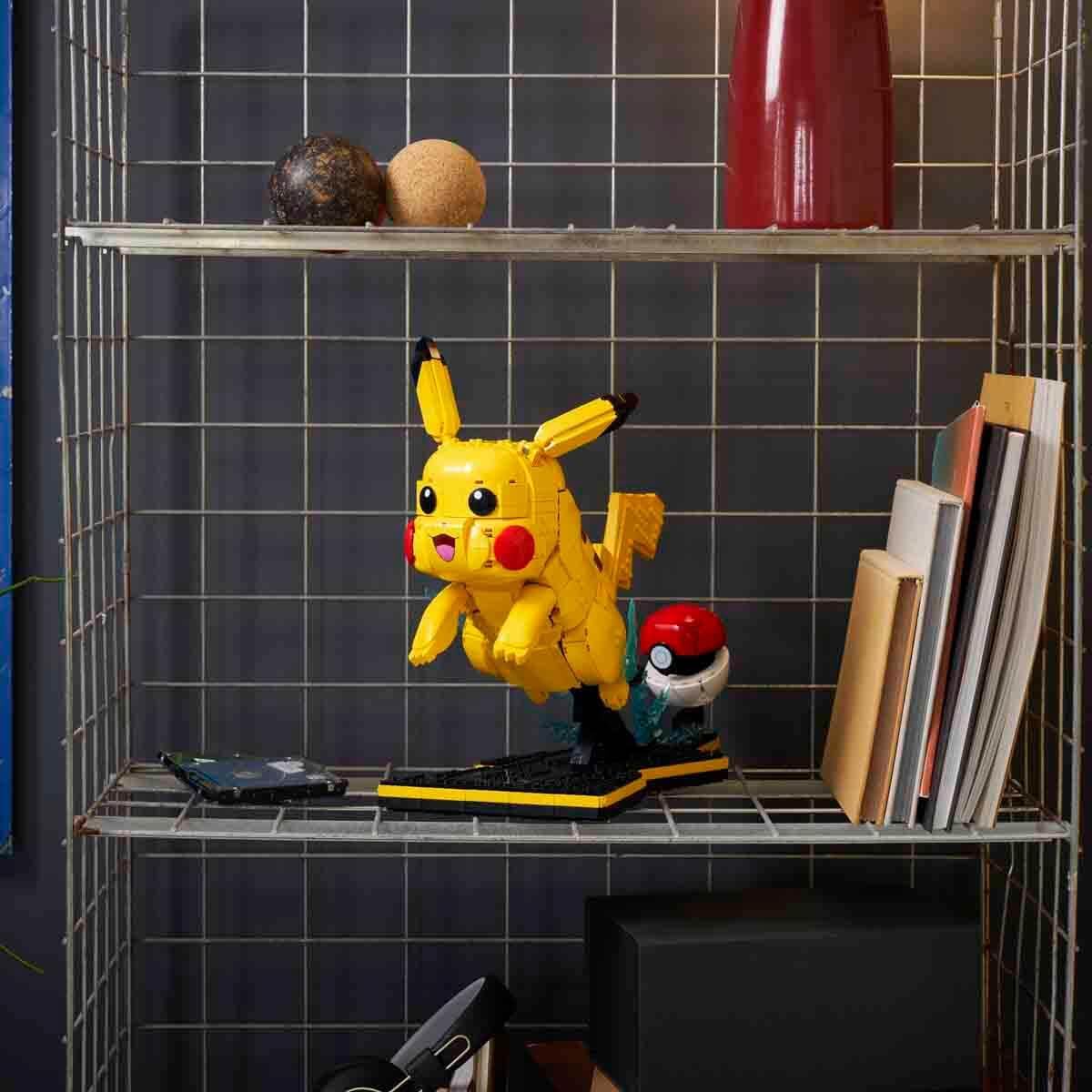LEGO Pokémon Pikachu & Pokéball Building Set for Adults - 72152 — image 2