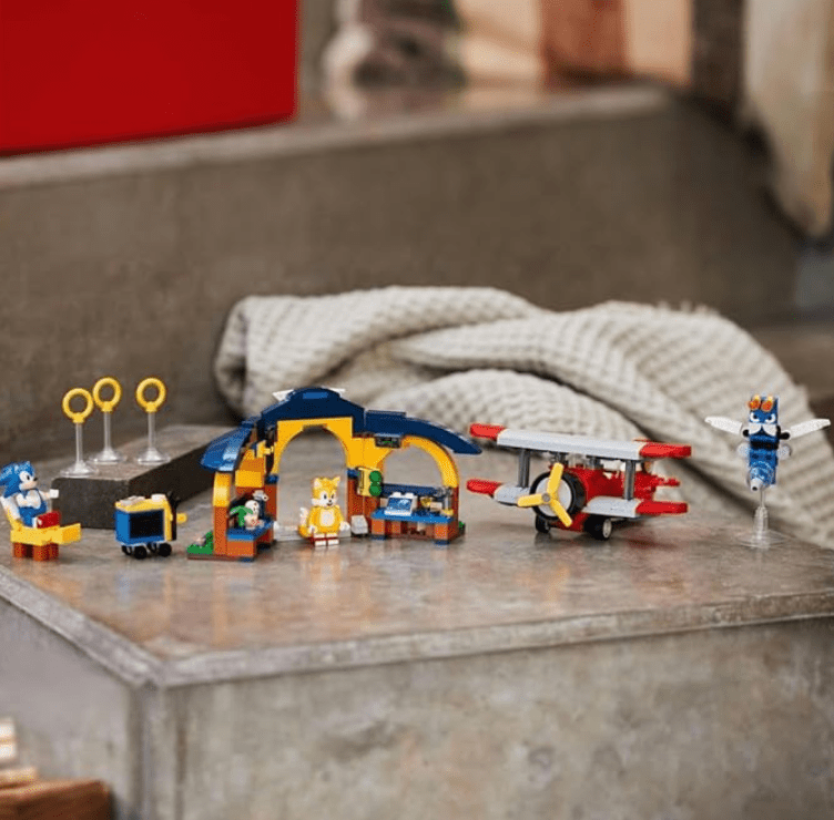 LEGO Sonic The Hedgedog Tails Workshop And Tornado Plane — image 4