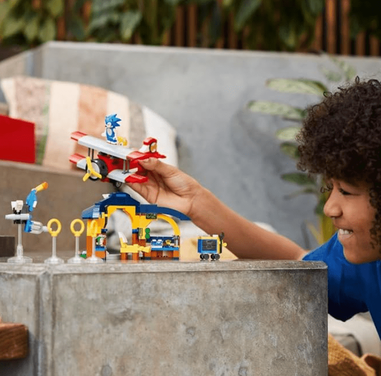 LEGO Sonic The Hedgedog Tails Workshop And Tornado Plane — image 2