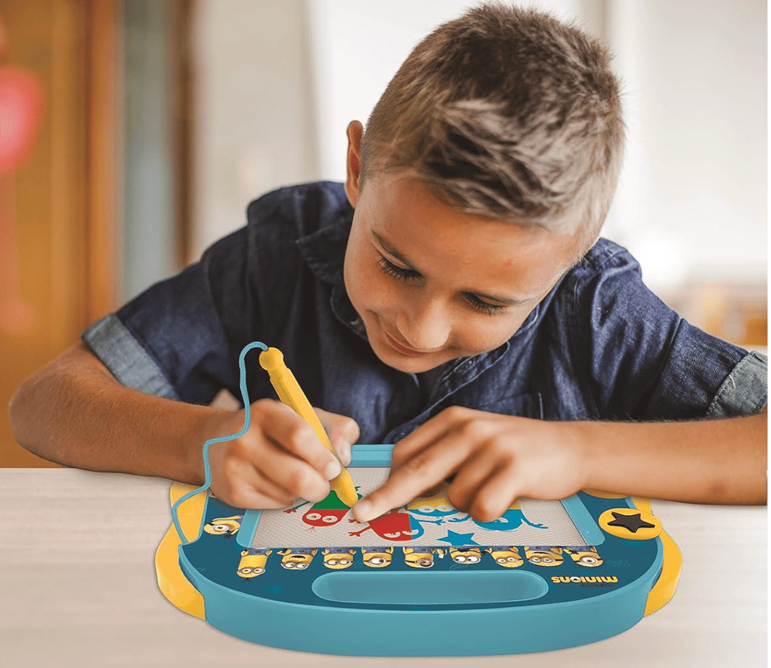 Lexibook Magnetic Multicolor Drawing Board Minions CRDES550 — image 3