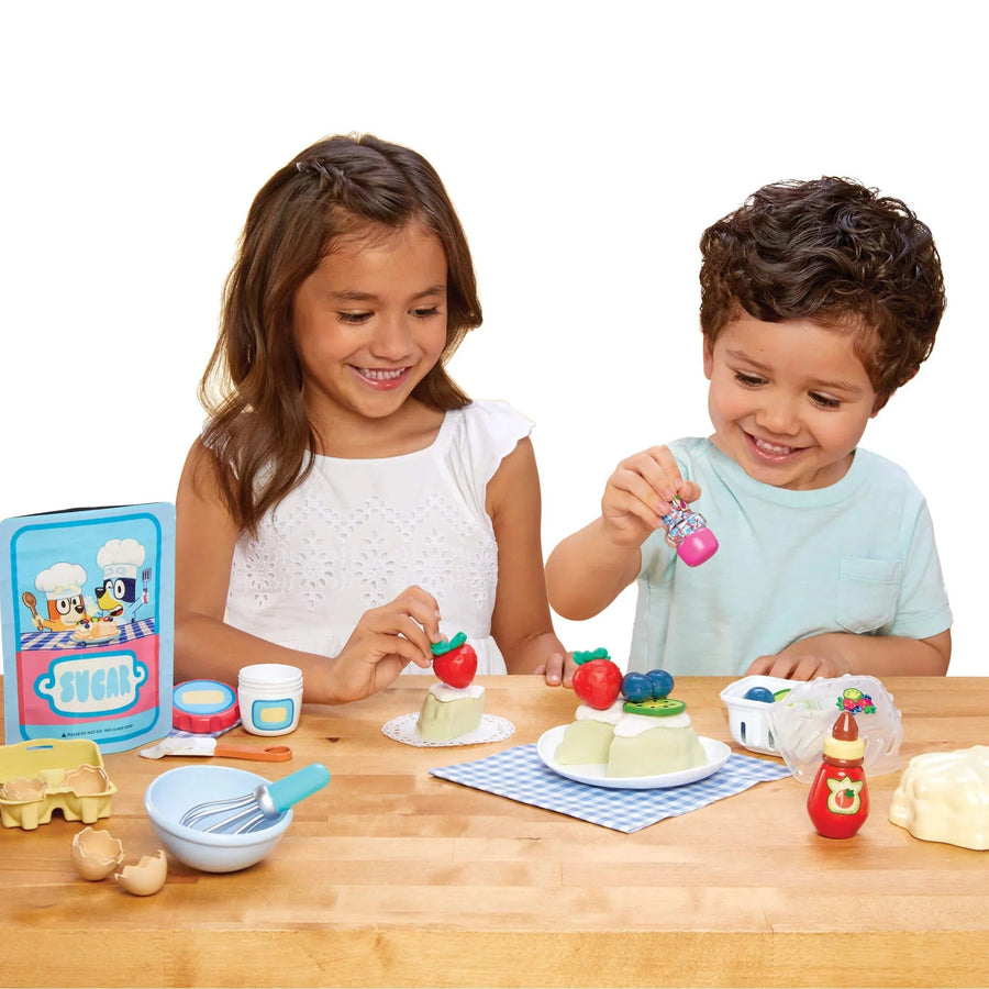 Little Tikes Creative Chefs Bluey Pavlova Cake Kit LIT-643460 — image 6