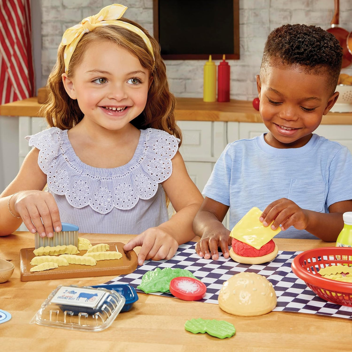 Little Tikes Creative Chefs Cheeseburger & Fresh Kit LIT-643194 — image 6