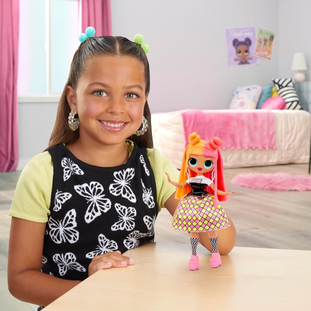 L.O.L Surprise OMG Neonlicious Fashion Doll MGA - 591580 - Colorland Toys